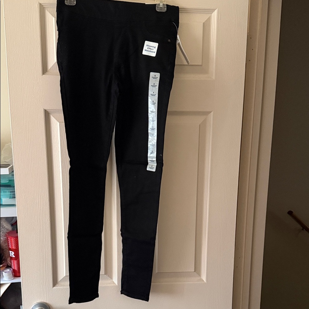 Black High-Waisted Jeggings